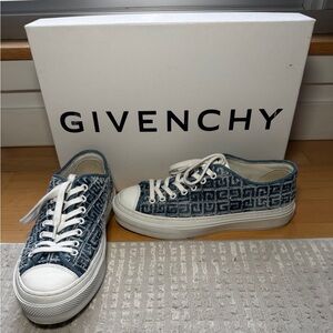 Givenchy City Low Sneakers